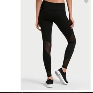 Victoria Sport Knockout Leggings- Black